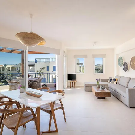 Calmaliving Seaside With Pool דירה
